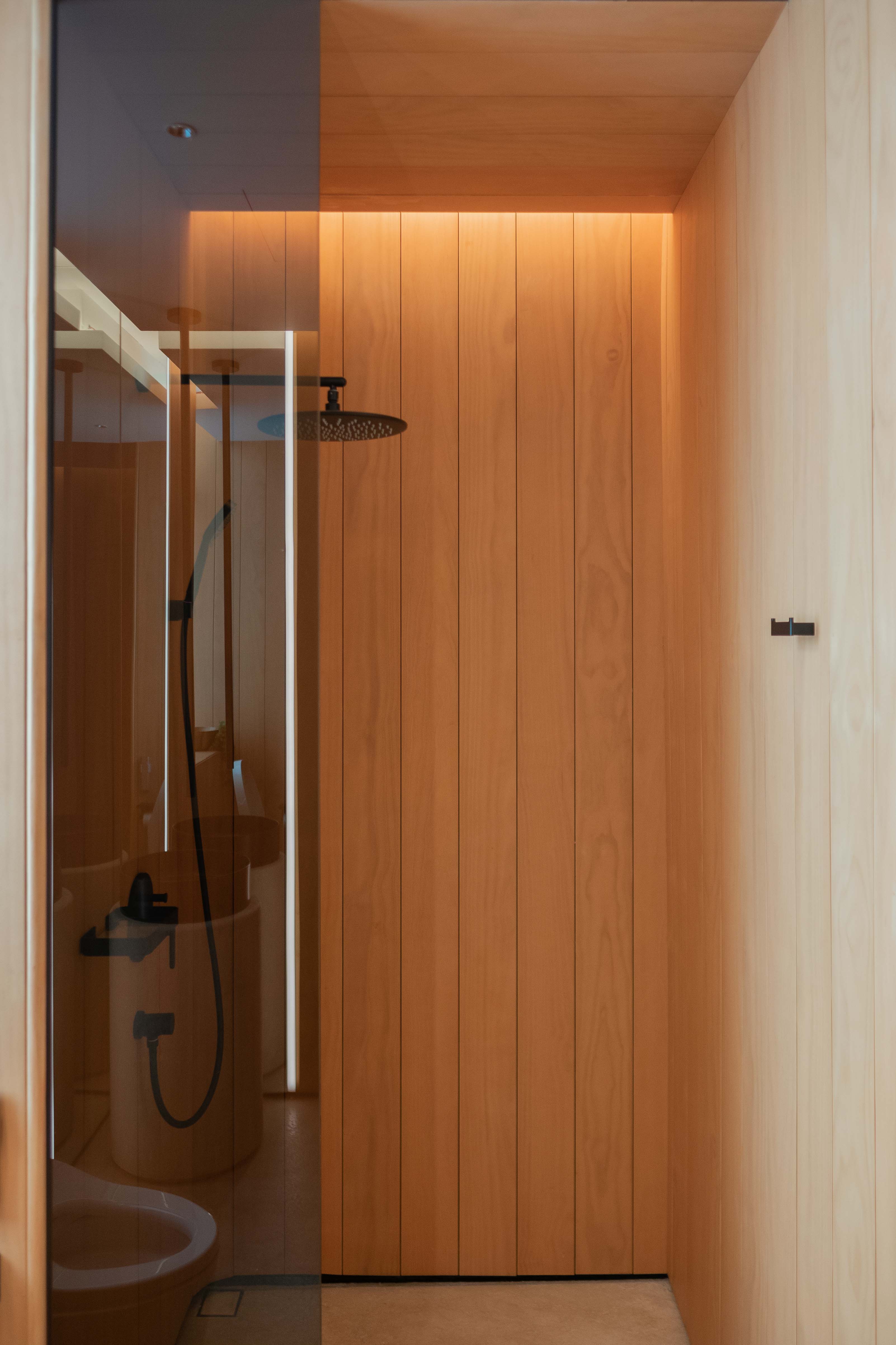 B 36 APT., Botanica, Interior, 2023