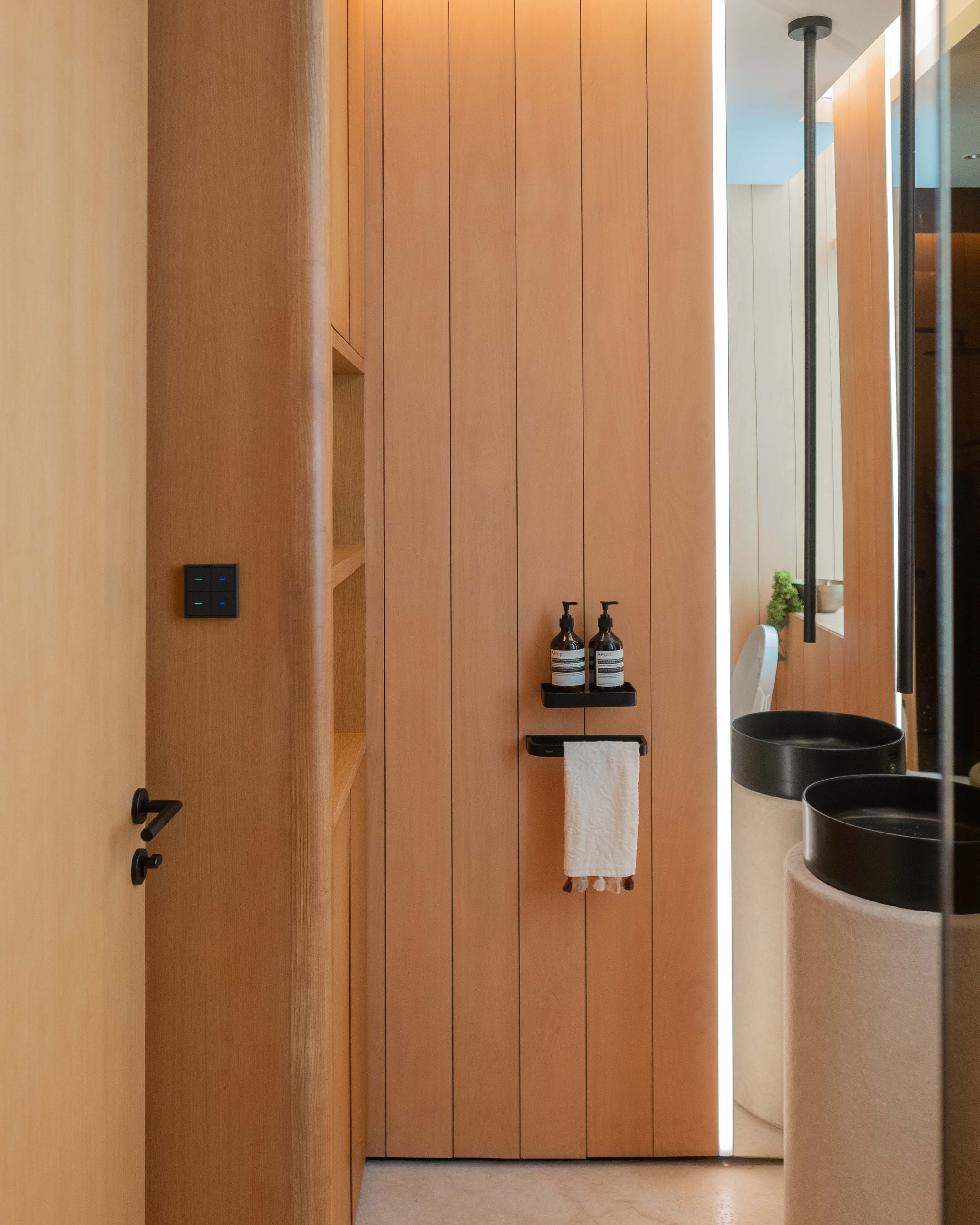 B 36 APT., Botanica, Interior, 2023